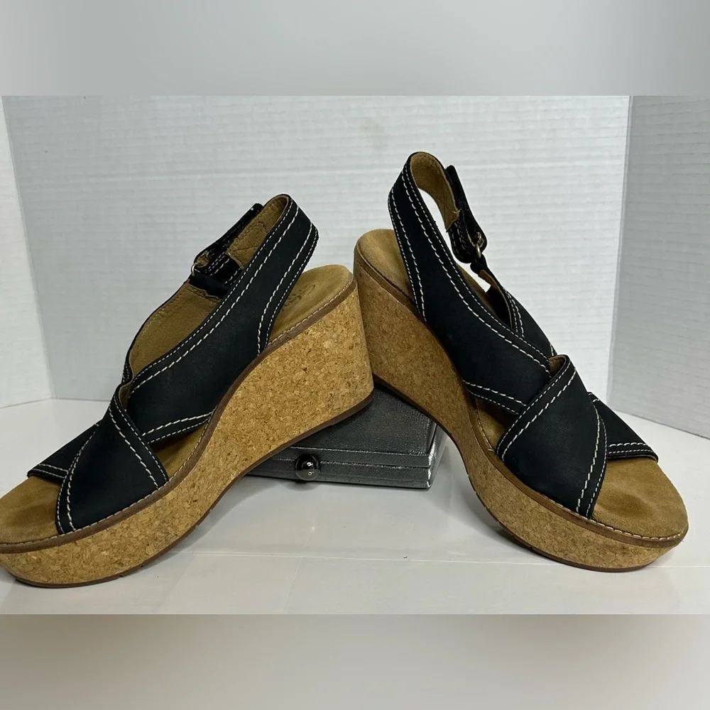 EUC CLARKS Aisley Tulip Wedge Sandal in Black  7.5 - Picture 5 of 8
